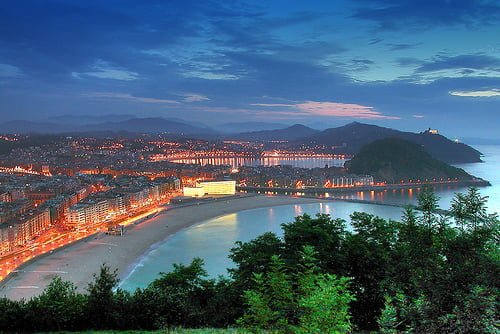 San-Sebastian-aerial-view-night